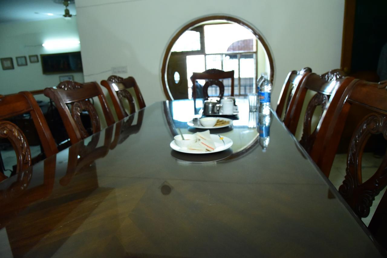 The Mayflower Hotel Gurgaon Exterior foto